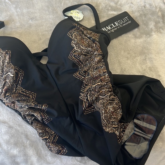 Miraclesuit  Temptation  bathing suit US size 8/black - Picture 4 of 4